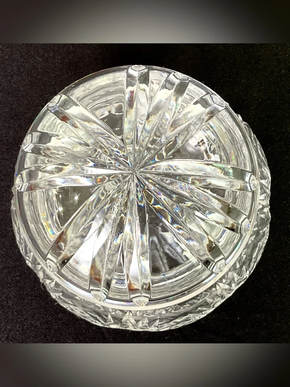 Superior cut crystal-lidded Rose Bowl/dresser jar